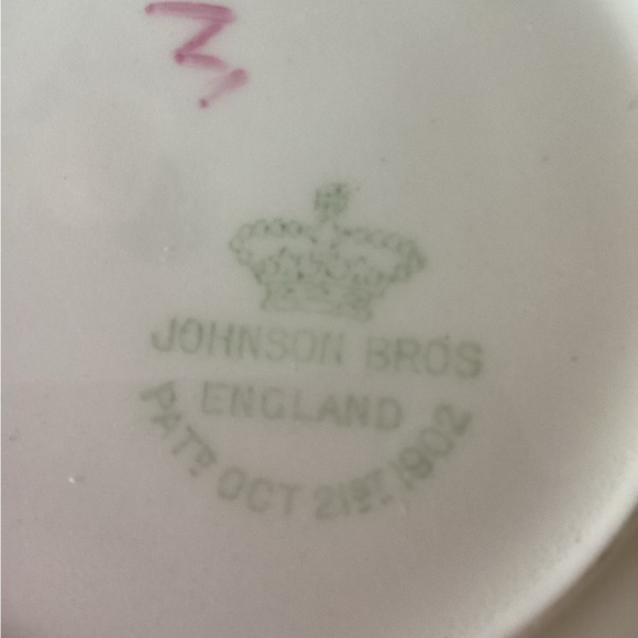 Antique Johnson Bros, England, 9” luncheon plate, cup & saucer, pattern JB929. - Picture 9 of 15